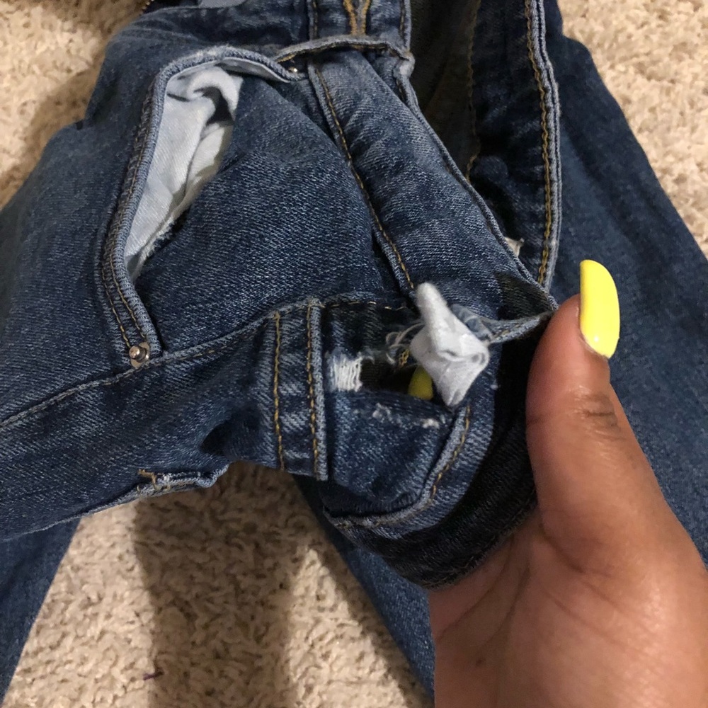 H&M’s patchwork jeans - Picture 3 of 4